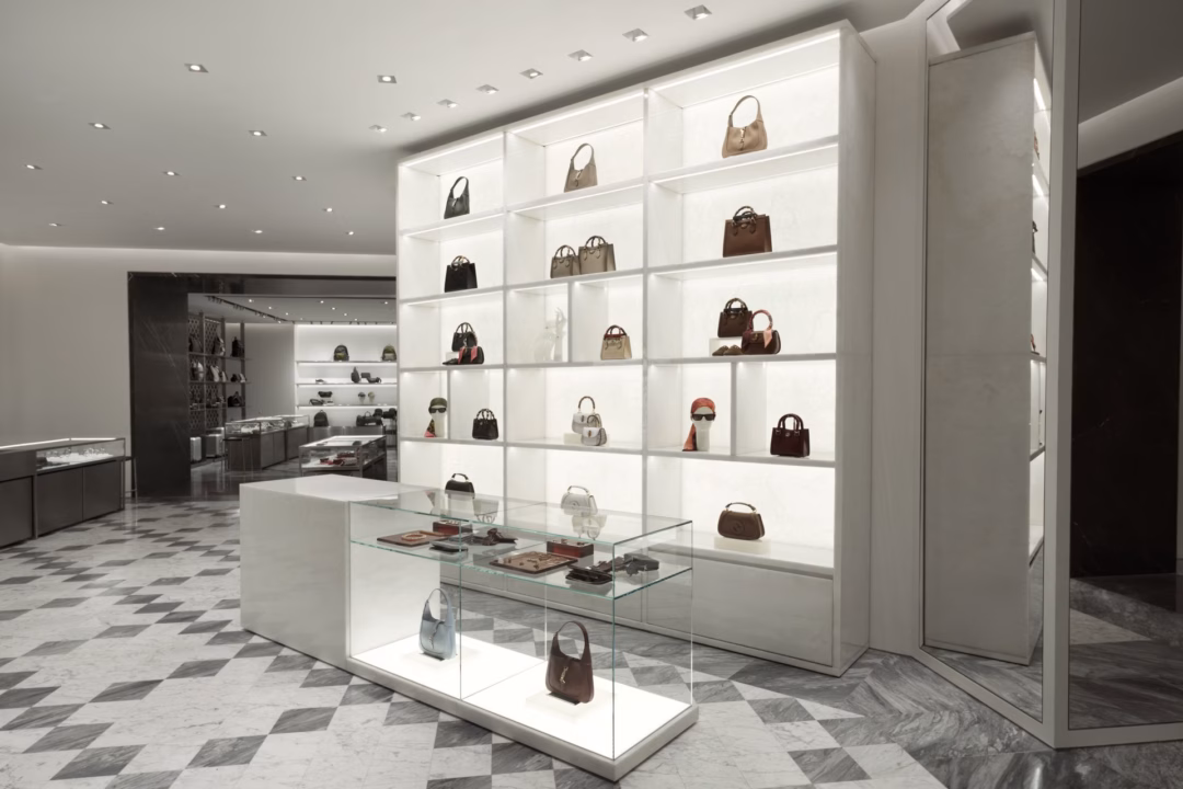 Gucci mở cửa hàng lớn nhất tại TP HCM Hinh anh Gucci khai trương không gian boutique đậm chất Ý tại TP.HCM 2