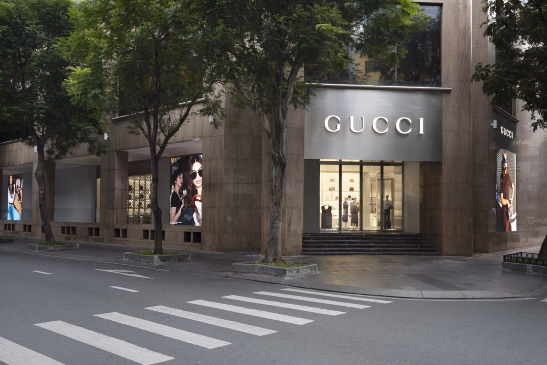 Gucci mở cửa hàng lớn nhất tại TP HCM Hinh anh Gucci khai trương không gian boutique đậm chất Ý tại TP.HCM 1