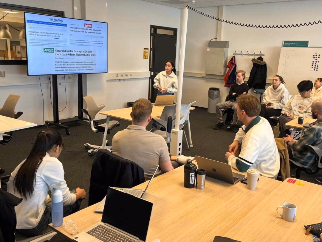 Sinh viên Việt Nam giới thiệu mô hình nông nghiệp tuần hoàn tại Hà Lan