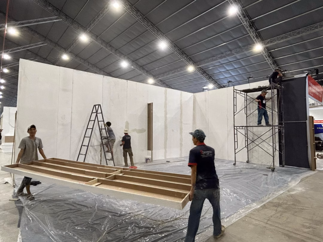 Triển lãm Logistics VILOG 2025: SDragon Mang Đến Giải Pháp Thi Công Gian Hàng Sáng Tạo Cho Doanh Nghiệp Đội ngũ giàu kinh nghiệm của SDragon thi công gian hàng triển lãm, đảm bảo tiến độ, chất lượng