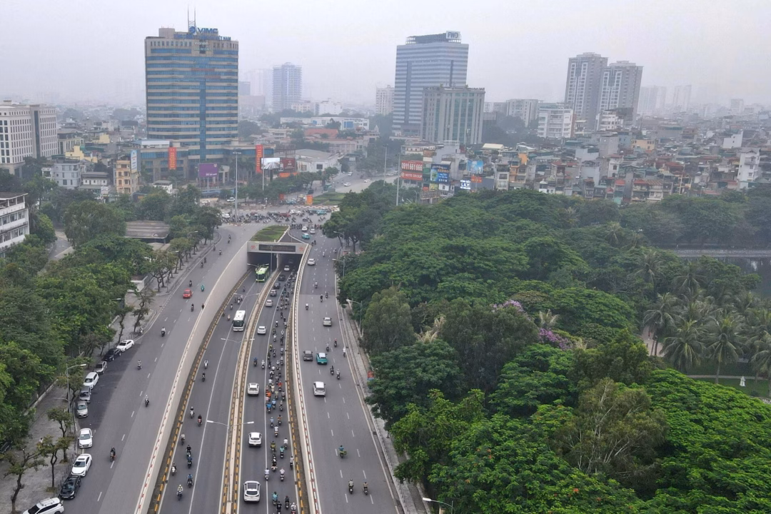 Hà Nội tính cấm xe máy xăng ở vùng lõi từ năm 2026