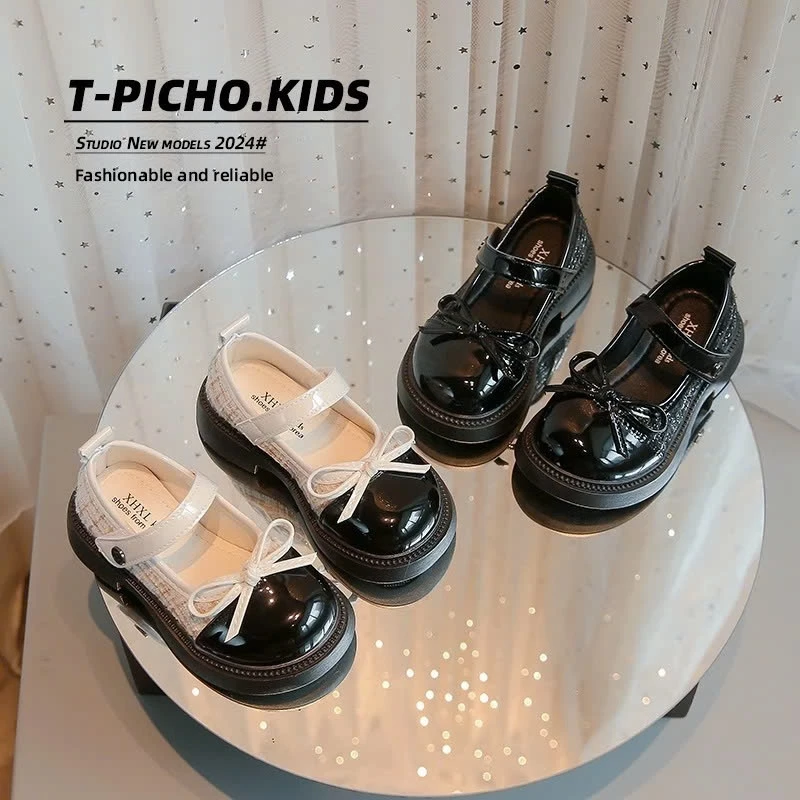 Làm thế nào để chọn giày búp bê cho bé gái đi học mà không làm đau chân?