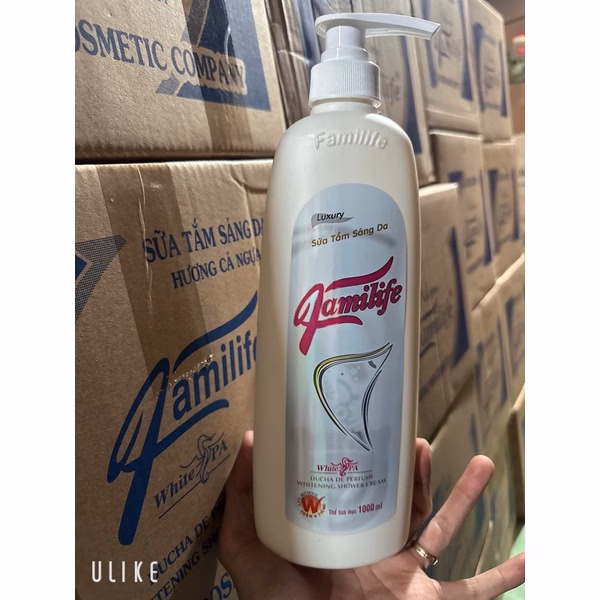 Làm sao để chọn sữa tắm cho bé phù hợp mà không bị khô da?