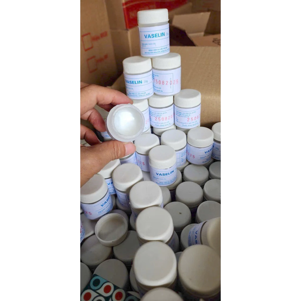 Dưỡng ẩm Vaselin có thực sự tốt cho da như lời đồn? Tôi đã dùng và đây là những gì tôi phát hiện