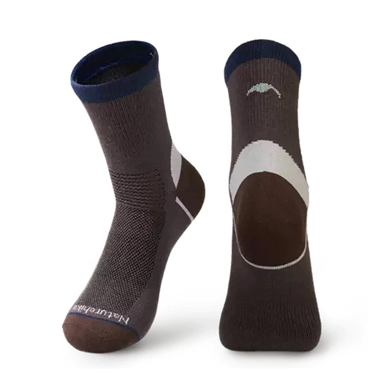 Làm sao để chọn vớ trekking phù hợp cho chuyến đi và tránh bị đau chân?