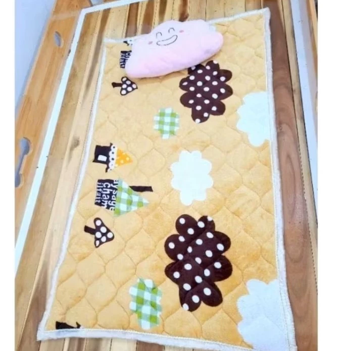 Làm thế nào để chọn thảm trải giường lưới cho bé đi học phù hợp và an toàn?