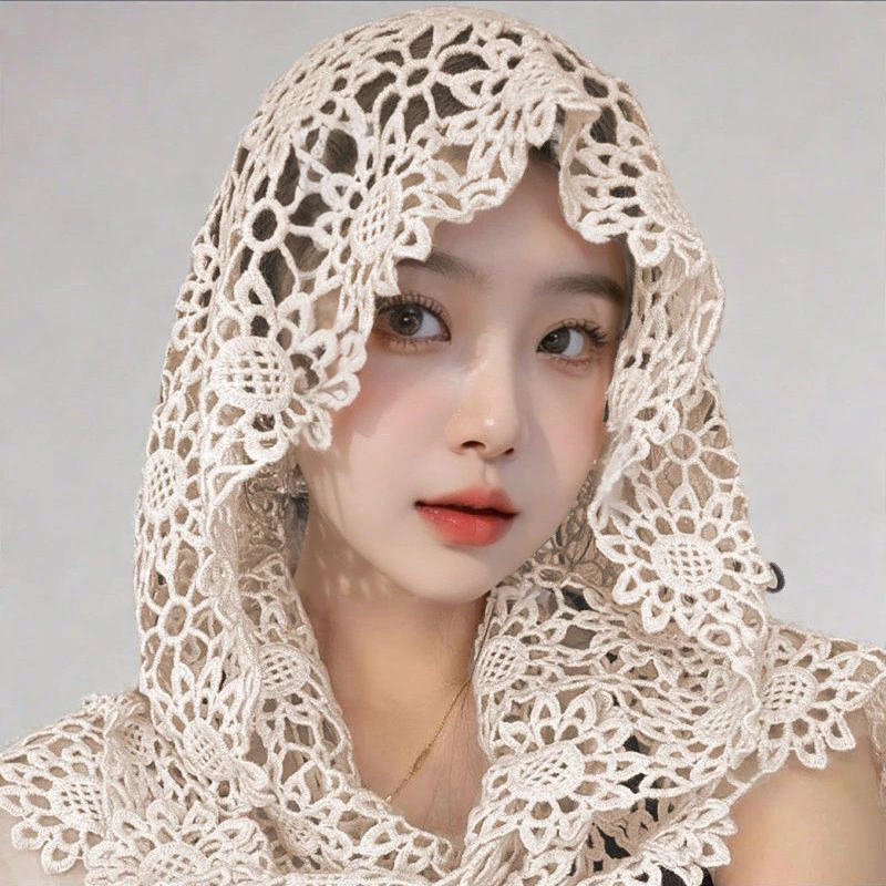 Mũ Đi Biển Và Khăn Choàng Đầu Có Thực Sự Cần Thiết Cho Mùa Hè?