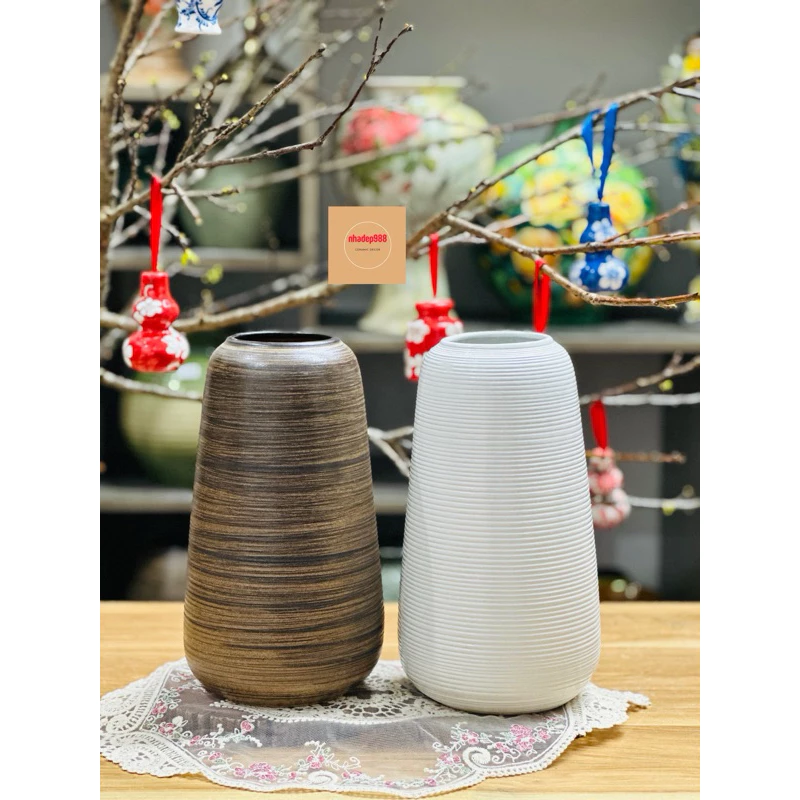 Tôi đã lãng phí tiền mua bình cắm hoa sai cách, đến khi gặp bình gốm sứ Bát Tràng men lì vân gành dáng đu đủ