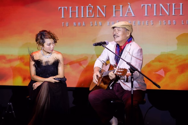 Diva Hà Trần xúc động nhắc về chú ruột Trần Tiến Diva Hà Trần xúc động nhắc về chú ruột Trần Tiến