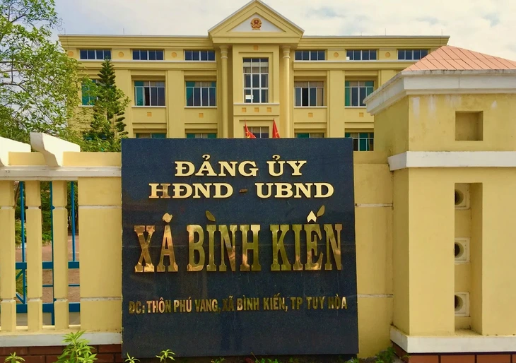 Trụ sở UBND xã Bình Kiến Trụ sở UBND xã Bình Kiến hiện tại sẽ là nơi làm việc của khối chính quyền phường Bình Kiến khi vận hành chính quyền địa phương hai cấp