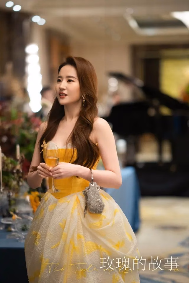 Lưu Diệc Phi trong Câu Chuyện Hoa Hồng Lưu Diệc Phi trong Câu Chuyện Hoa Hồng