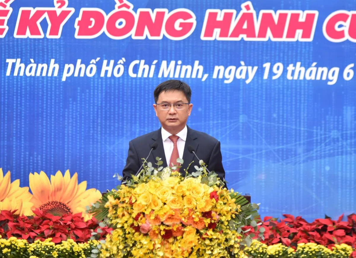 Triển lãm ảnh tôn vinh 100 năm Báo chí Cách mạng Việt Nam Triển lãm ảnh tôn vinh 100 năm Báo chí Cách mạng Việt Nam