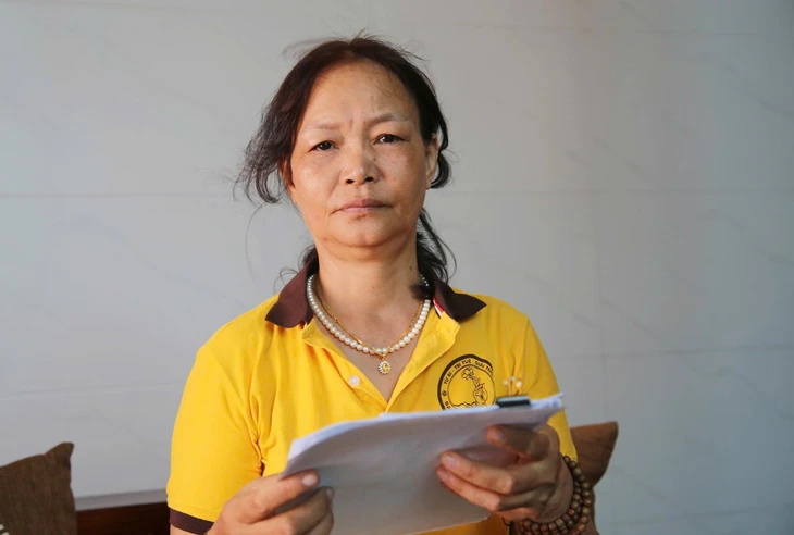 Bà Hồng phát biểu Bà Hồng mong muốn cơ quan chức năng xem xét lại bảng giá đất