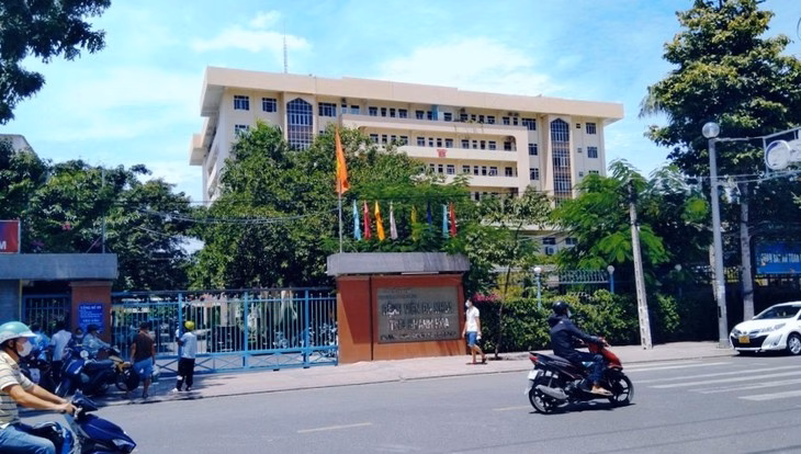 ‘Hỗ trợ học phí cho viên chức Bệnh viện Đa khoa tỉnh Khánh Hòa đi đào tạo ngắn hạn’ Bệnh viện Đa khoa tỉnh Khánh Hòa trên đường Yersin, TP Nha Trang