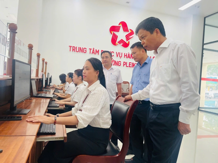 Kiểm tra vận hành thử nghiệm tại phường Pleiku Phó chủ tịch UBND tỉnh Gia Lai kiểm tra trực tiếp việc vận hành thử nghiệm tại phường Pleiku