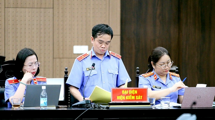 Vụ Phúc Sơn Vụ Phúc Sơn, viện kiểm sát nói cựu cán bộ địa phương suy thoái, vụ lợi và bị thao túng