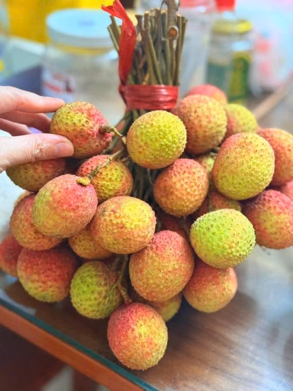 Những trường hợp không nên ăn vải