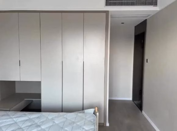 Tay nắm dạng rãnh không đủ sâu Tay nắm dạng rãnh với độ sâu không đủ