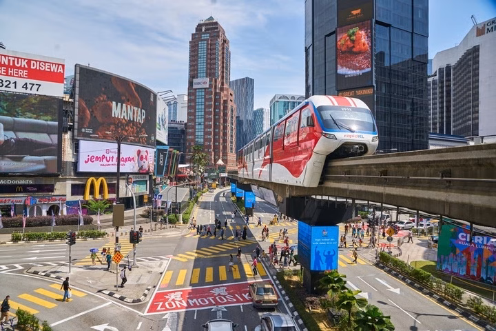 Luật lao động Malaysia Luật lao động Malaysia quy định người lao động được hưởng tối thiểu 8 ngày nghỉ phép có lương mỗi năm.