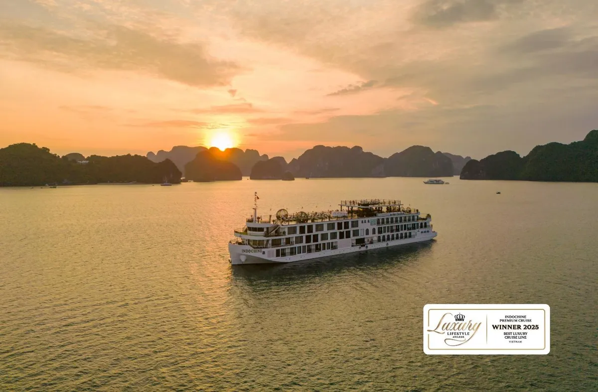 Indochine Premium - Du thuyền sang trọng hàng đầu Việt Nam Indochine Premium được vinh danh Du thuyền sang trọng hàng đầu Việt Nam