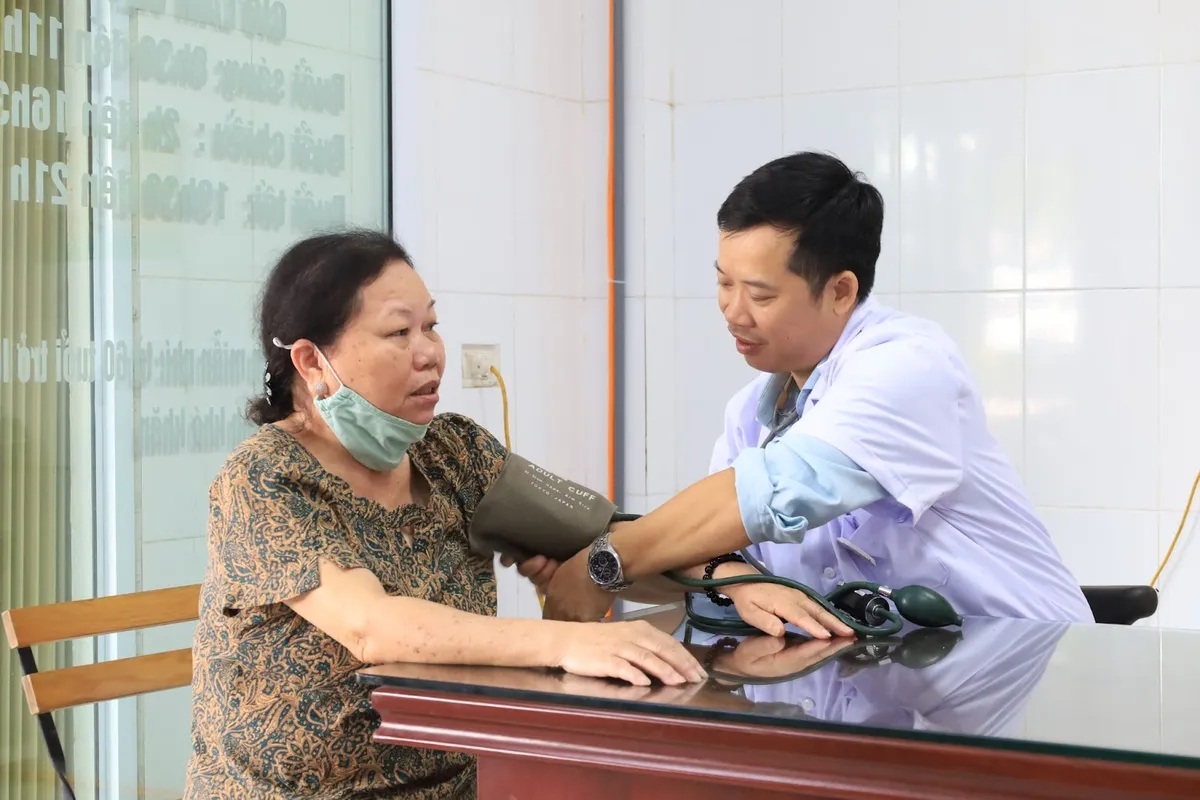 Chăm sóc sức khỏe miễn phí cho người cao tuổi Người cao tuổi được chăm sóc sức khỏe miễn phí