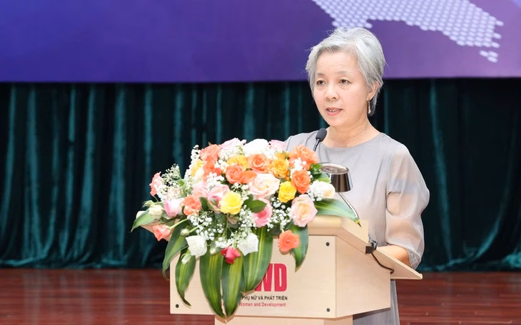 Bà Nguyễn Vân Anh - giám đốc CSAGA Bà Nguyễn Vân Anh chia sẻ tại hội thảo