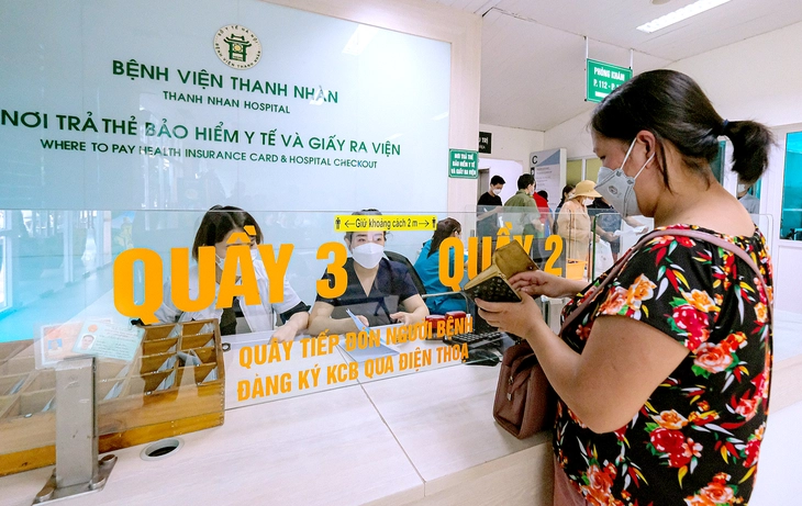 Thủ tục thanh toán bảo hiểm y tế Người dân làm thủ tục thanh toán bảo hiểm y tế tại bệnh viện