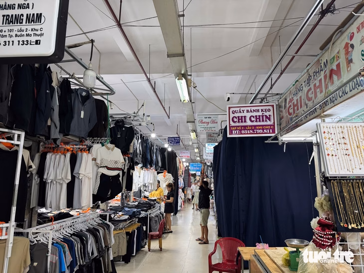 Tiểu thương chợ Buôn Ma Thuột mở cửa hàng trở lại Tiểu thương chợ Buôn Ma Thuột mở cửa hàng trở lại