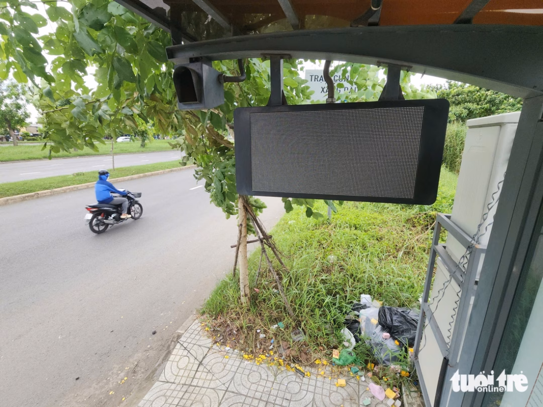 Bảng thông tin điện tử tại nhà chờ xe buýt không hoạt động