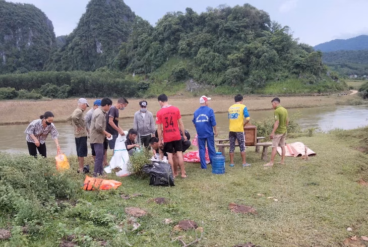 Phát hiện thi thể 2 chị em mất tích khi đi bắt ếch trong mưa lũ Hiện trường tìm thấy thi thể 2 chị em