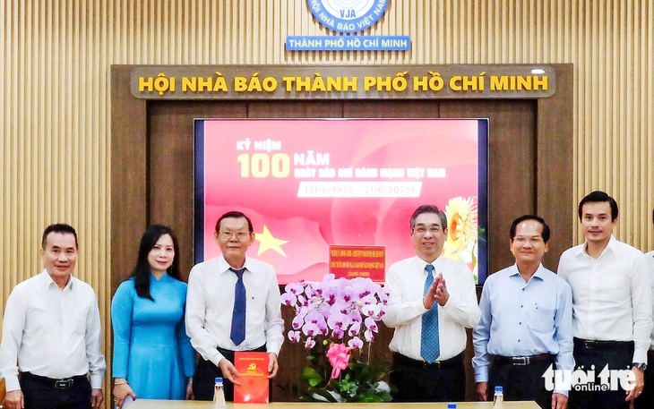 Phó bí thư Nguyễn Phước Lộc thăm Hội Nhà báo TP.HCM Phó bí thư Nguyễn Phước Lộc thăm Hội Nhà báo TP.HCM