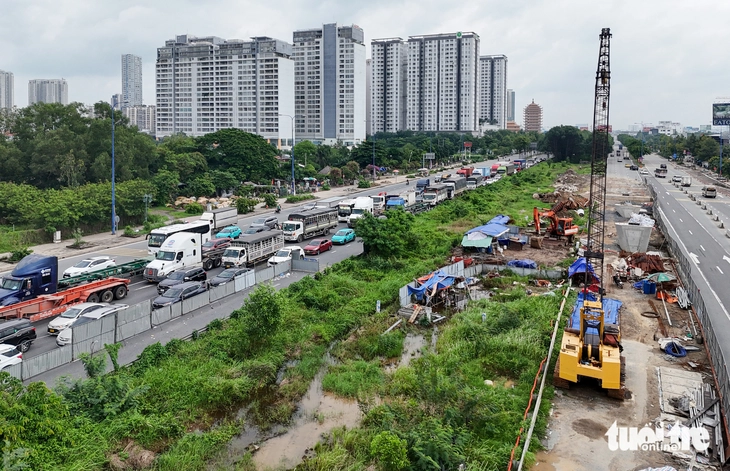 Tiến độ chậm ảnh hưởng đến giao thông Mặt bằng trên đường Mai Chí Thọ đã được giải phóng