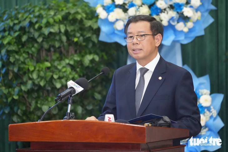 Tập đoàn Vingroup cam kết đầu tư vào TP.HCM Ông Nguyễn Việt Quang, tổng giám đốc Tập đoàn Vingroup, cam kết đồng hành cùng TP.HCM