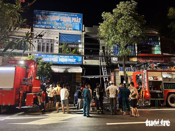 Quá trình dập lửa Lực lượng cứu hỏa dập lửa