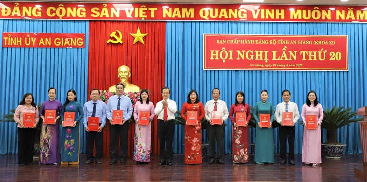 Lãnh đạo An Giang tăng cường về địa phương sau sáp nhập An Giang - Ảnh2.