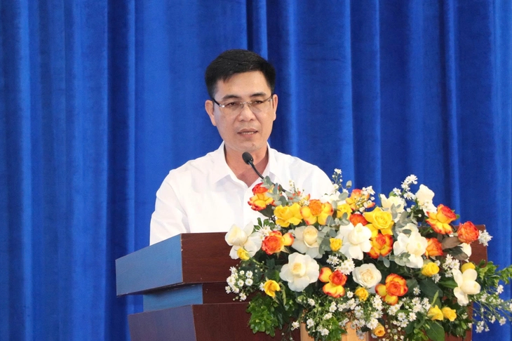 Ông Nguyễn Đức Bình phát biểu Ông Nguyễn Đức Bình phát biểu tại Hội An chiều 27-6