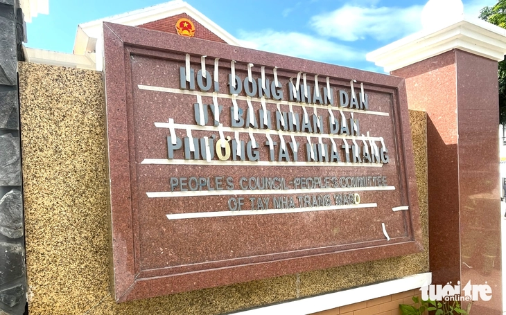 Các phường mới ở Nha Trang bắt đầu gắn bảng tên trụ sở mới - Ảnh2. Nha Trang - Ảnh2.