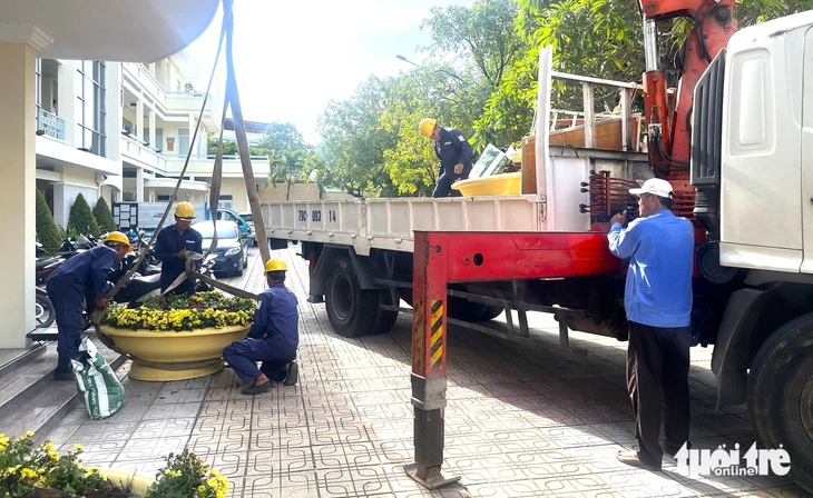 Các phường mới ở Nha Trang bắt đầu gắn bảng tên trụ sở mới - Ảnh5. Nha Trang - Ảnh5.