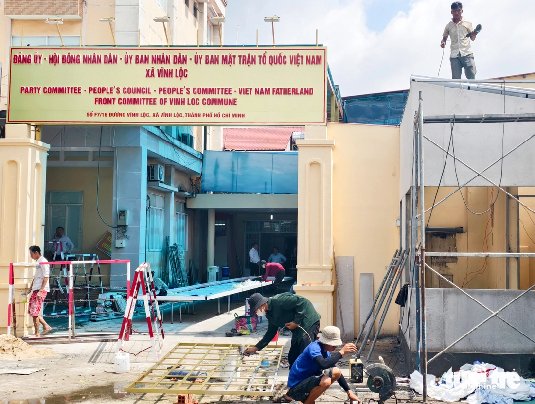Bảng tên trụ sở Đảng ủy - Hội đồng nhân dân - Ủy ban nhân dân - Ủy ban Mặt trận Tổ quốc Việt Nam xã Vĩnh Lộc