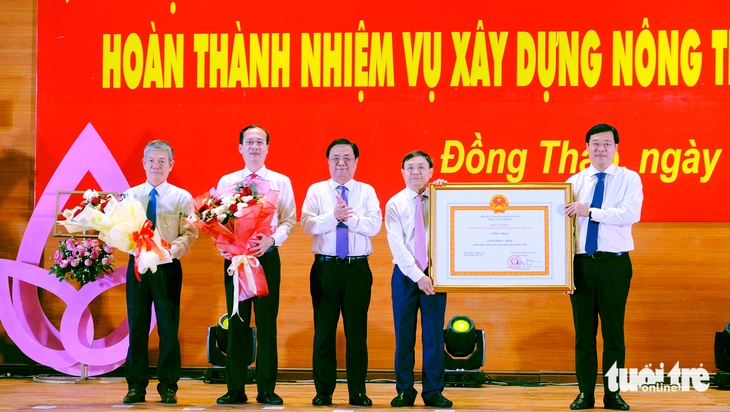 Đồng Tháp đạt chuẩn nông thôn mới trước thềm sáp nhập với Tiền Giang Đồng Tháp - Ảnh1.