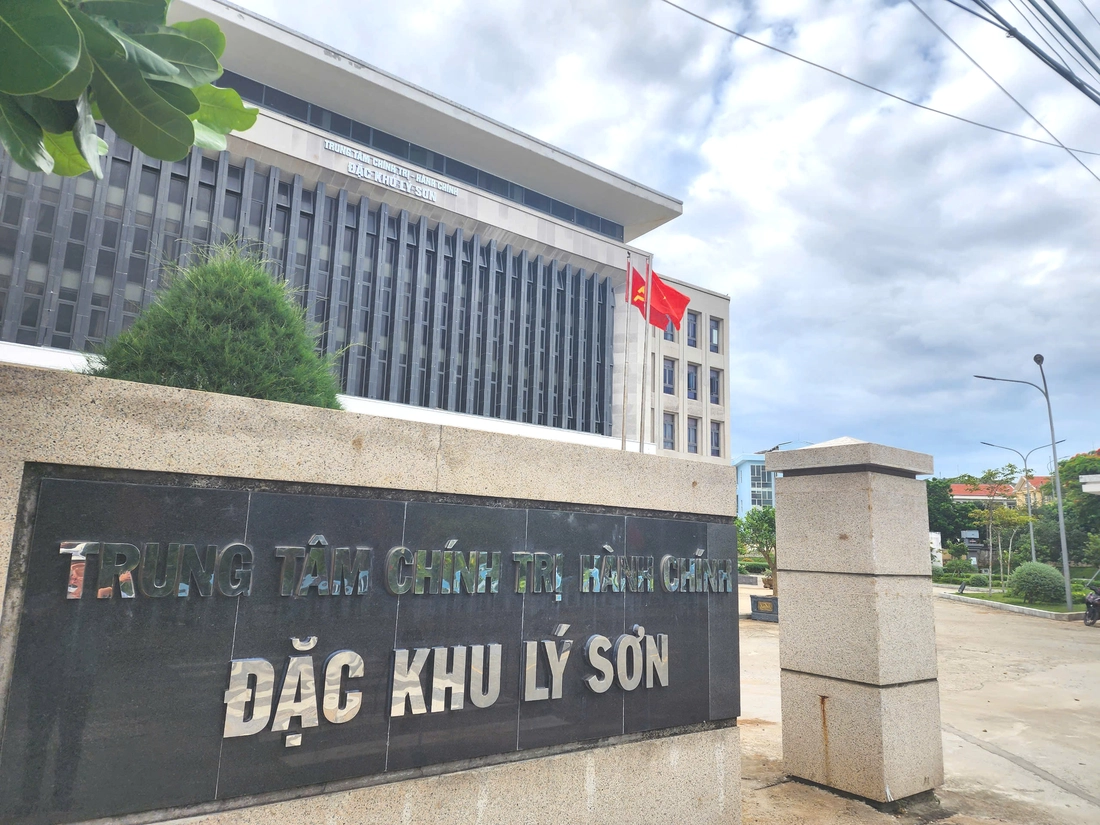 Trung tâm hành chính Lý Sơn Trung tâm hành chính đặc khu Lý Sơn.