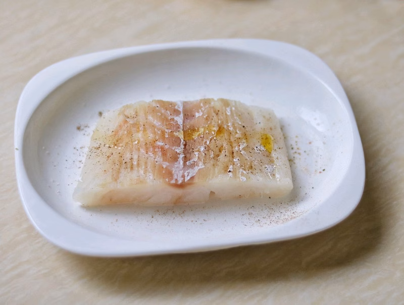 Cá tuyết áp chảo Cá tuyết áp chảo