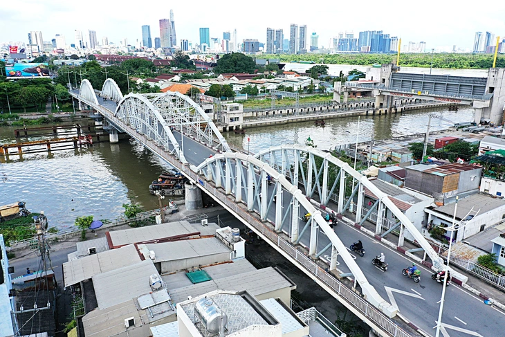 TP.HCM “Hồi Sức” Hạ Tầng: Sửa Chữa Đường Cũ và Cầu Lâu Năm Cầu Tân Thuận1 (quận4, TP.HCM) được kiểm định nhằm đánh giá hiện trạng để lập phương án sửa chữa
