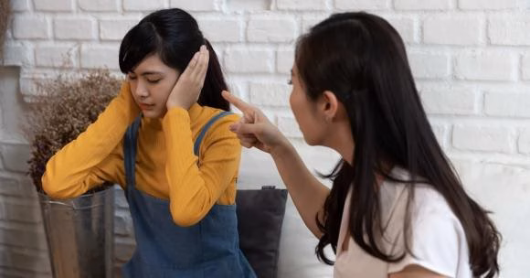 đánh trẻ0 đánh con, giáo dục con, dạy con, đánh trẻ