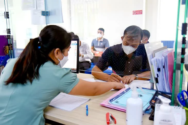 Công chức làm việc Công chức làm việc tại Trung tâm hành chính công