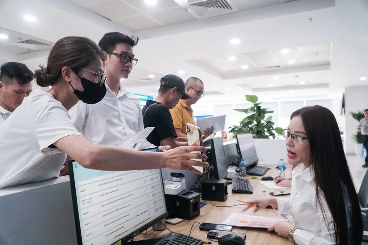 Hà Nội đang gấp rút chuẩn bị cho việc vận hành thử chính quyền 2 cấp, với trọng tâm là cải thi Hà Nội - Ảnh1.