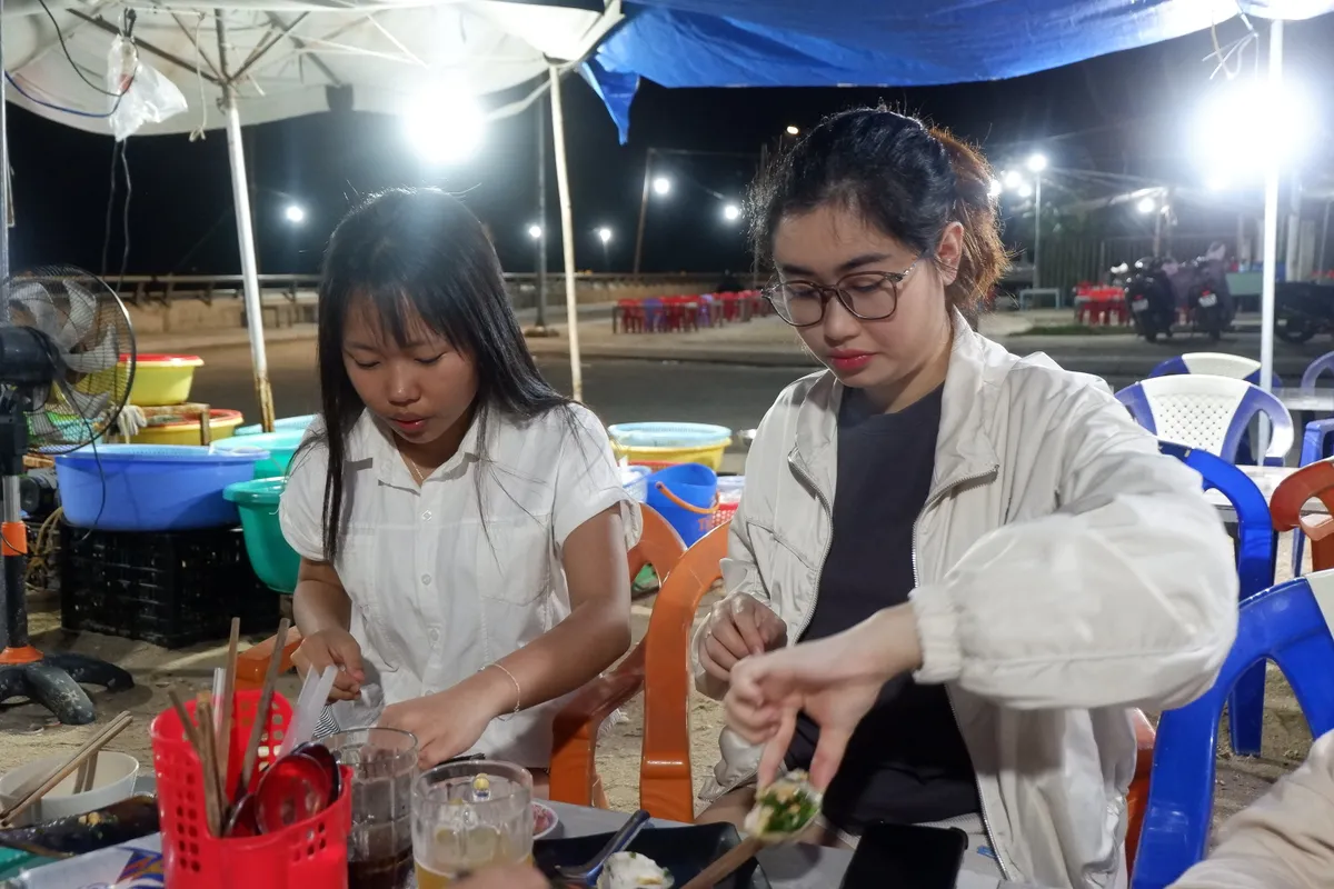 Thưởng thức hải sản địa phương Thưởng thức hải sản địa phương