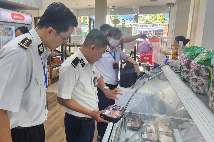 Lãnh đạo Chi cục Chăn nuôi, Thú y và Thủy sản tỉnh Bình Dương cho biết sẽ công bố kết quả kiểm tra sau khi tiến hành xong Lãnh đạo Chi cục Chăn nuôi, Thú y và Thủy sản tỉnh Bình Dương cho biết sẽ công bố kết quả kiểm tra sau khi tiến hành xong
