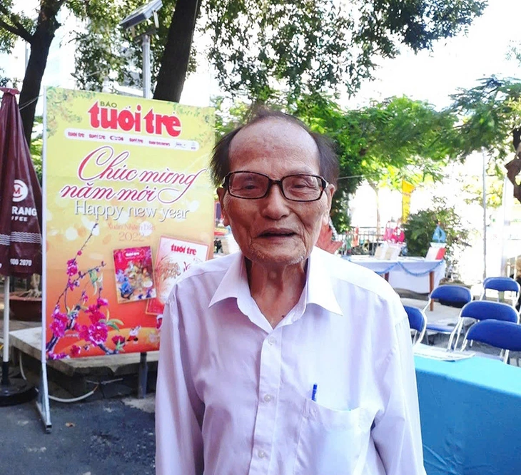 Nhà thơ Giang Nam Nhà thơ Giang Nam