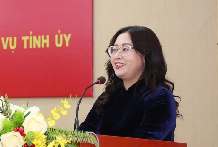 Giàng Thị Dung được giới thiệu làm Phó Bí thư Tỉnh ủy Lào Cai Giàng Thị Dung được giới thiệu bầu phó bí thư Tỉnh ủy Lào Cai